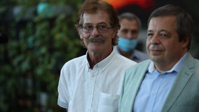 Муркотіння котів та розмови з Привозу. В Одесі відкрили скульптуру "Звуки міста" Муркотіння котів та розмови з Привозу. В Одесі відкрили скульптуру "Звуки міста"
