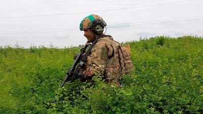 Боєць Третьої штурмової бригади Євген Сивопляс на фронті до ампутації однієї ноги Боєць Третьої штурмової бригади Євген Сивопляс на фронті до ампутації однієї ноги