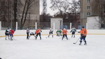 Сумські "Ворони" перемогли "Коровинці" у матчі чемпіонату області з хокею