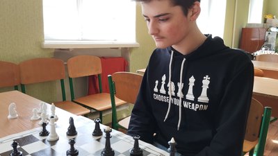 Мурат Бабаєв став наймолодшим чемпіоном міста серед дорослих
