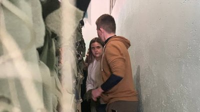 У Тернополі студенти передали військовим маскувальні сітки У Тернополі студенти передали військовим маскувальні сітки