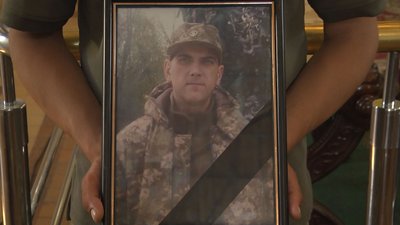 Лучани попрощалися з загиблими бійцями Сергієм Семенюком та Олександром Цвидом Лучани попрощалися з загиблими бійцями Сергієм Семенюком та Олександром Цвидом