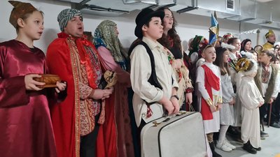 Для пацієнтів і працівників обласної лікарні у Житомирі прихожани храму святого Пантелеймона влаштували різдвяний вертеп Для пацієнтів і працівників обласної лікарні у Житомирі прихожани храму святого Пантелеймона влаштували різдвяний вертеп