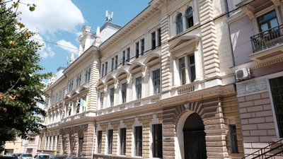 Стартова ціна — від 5 тисяч гривень. Які приміщення здають в оренду в центрі Чернівців