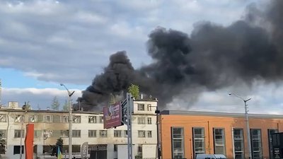 У Львові на вулиці Стрийській горіла закинута будівля