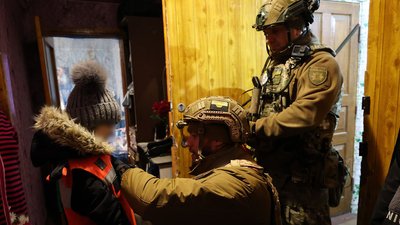 Евакуація дитини з міста Миколаївка Донецької області
