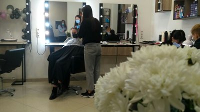 Благодійна зачіска: салон краси у Луцьку передасть денну виручку на лікування дитини