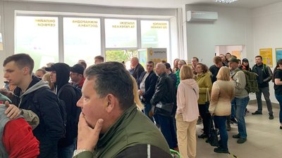 "Русскій воєнний корабль…всьо!": у Тернополі погасили поштову марку "Русскій воєнний корабль…всьо!": у Тернополі погасили поштову марку