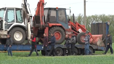 Подякували бульдозеристам: бригада з Рівненщини допомагала укріплювати захист Запоріжжя Подякували бульдозеристам: бригада з Рівненщини допомагала укріплювати захист Запоріжжя