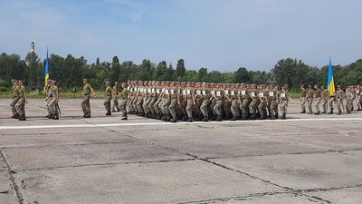 Курсанти Житомирщини тренуються, аби взяти участь у параді до 30-річчя Незалежності України Курсанти Житомирщини тренуються, аби взяти участь у параді до 30-річчя Незалежності України