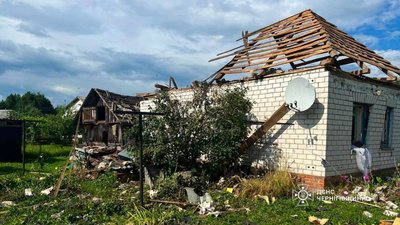 Атака на Корюківську громаду: травм зазнала жінка, пошкоджені будинки та навчальний заклад