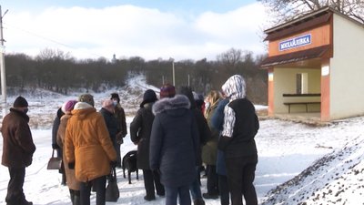 "Без автобусного сполучення, аптек та лікарні". Як живуть мешканці трьох сіл на Вінниччині "Без автобусного сполучення, аптек та лікарні". Як живуть мешканці трьох сіл на Вінниччині