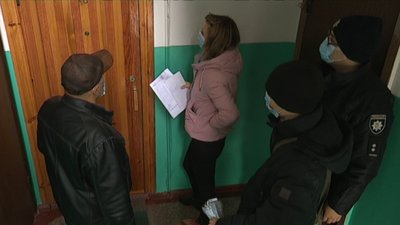 Як у Сумах голосували на виборах на дому