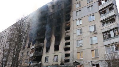 Обстріл Харкова: гасили пожежі у двох будинках на Салтівці Обстріл Харкова: гасили пожежі у двох будинках на Салтівці