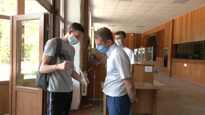 Черкаські абітурієнти склали ЗНО з хімії Черкаські абітурієнти склали ЗНО з хімії