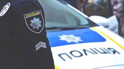 У приватному будинку на Миколаївщині знайшли мертвого чоловіка. У вбивстві підозрюють співмешканку