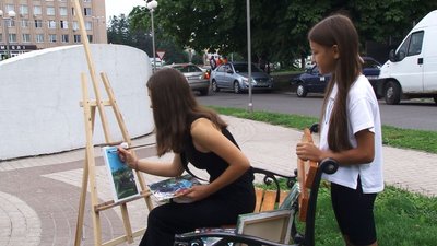 Продає картини: на Черкащині школярка збирає гроші на ЗСУ Продає картини: на Черкащині школярка збирає гроші на ЗСУ