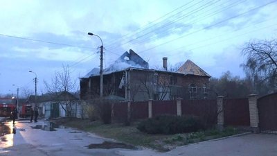 У Чернігові на Кордівці горів житловий будинок: одна людина загинула, трьох врятували У Чернігові на Кордівці горів житловий будинок: одна людина загинула, трьох врятували