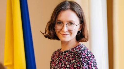 Помічниця голови ЦВК звільнилася через допис про вібратор. Що сталося та які в неї плани