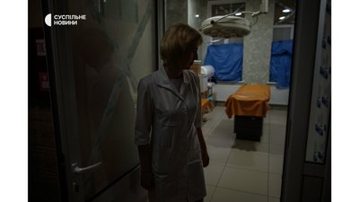 "Медикам нити не можна. В окопах ще гірше" — історії лікарів Донбасу