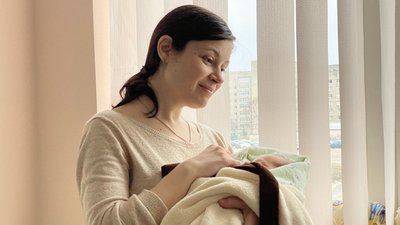 "Перші п'ять днів жили у бомбосховищі": історія мами та немовля з Києва, які переїхали до Львова