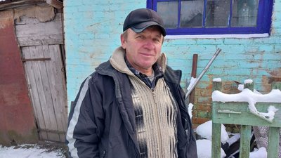 "Сусідів немає за кілометр". Як живуть мешканці малолюдного села на прикордонні Сумщини "Сусідів немає за кілометр". Як живуть мешканці малолюдного села на прикордонні Сумщини