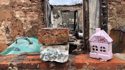 &quot;З будинком згоріли наші душі&quot;. Жителька Миколаївщини мріє відбудувати втрачений дім