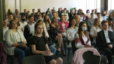 В Івано-Франківську нагородили кращих учнів В Івано-Франківську нагородили кращих учнів
