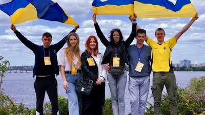 Лекції у перерві між волонтерством. Як студенти одного з вишів Дніпра долучаються до допомоги