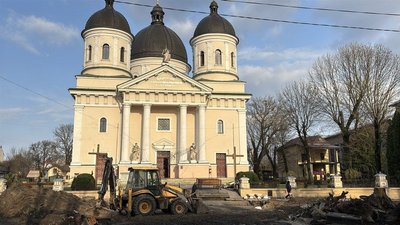 Будівництво Меморіалу біля Церкви св. ап. Петра і Павла у Сокалі