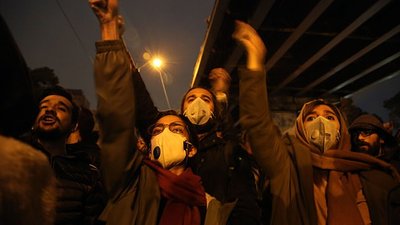 В Ірані розганяють протести, які почались через збиття українського літака В Ірані розганяють протести, які почались через збиття українського літака
