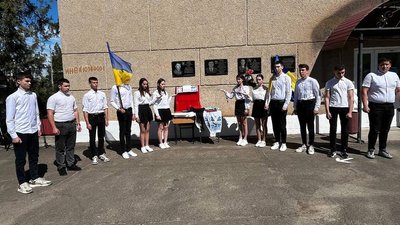 Памʼятна дошка на честь Семена Демирова в Одеській області