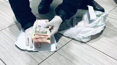 300 тисяч підроблених гривень: на Прикарпатті затримали фальшивомонетників із Полтавщини 300 тисяч підроблених гривень: на Прикарпатті затримали фальшивомонетників із Полтавщини