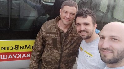 "Діти, ми встигнемо": одеські волонтери евакуюють неповнолітніх зі СМА та інвалідністю "Діти, ми встигнемо": одеські волонтери евакуюють неповнолітніх зі СМА та інвалідністю