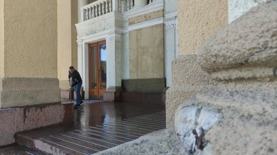 У Полтаві ремонтують будівлю обласного театру У Полтаві ремонтують будівлю обласного театру