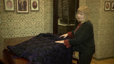 Хустка сторічної давнини - подарунок Нестора Махна, зберігається в херсонському музеї Хустка сторічної давнини - подарунок Нестора Махна, зберігається в херсонському музеї
