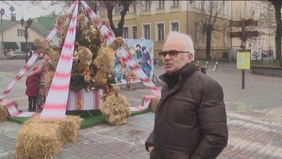 На площі Європейській встановили дідух 3, 5 метри заввишки