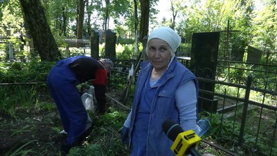 "Для наступних поколінь — це отрута": активіст з Новгород-Сіверщини пропонує заборонити продаж штучних квітів у громаді "Для наступних поколінь — це отрута": активіст з Новгород-Сіверщини пропонує заборонити продаж штучних квітів у громаді