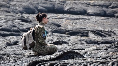 Українські вертолітники "сіли" на кратер активного вулкана