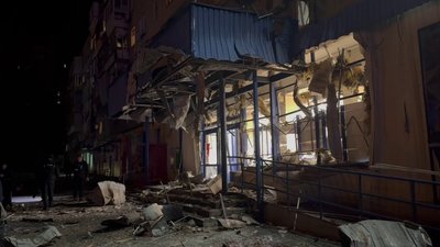 "Рідна донька під апаратом, як я можу триматися": очевидці про російський обстріл Запоріжжя 22 листопада "Рідна донька під апаратом, як я можу триматися": очевидці про російський обстріл Запоріжжя 22 листопада