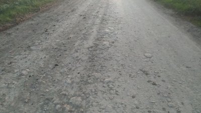 Біля Тернополя пошкоджена дорога: хто ремонтуватиме Біля Тернополя пошкоджена дорога: хто ремонтуватиме