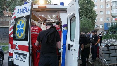 У дворі будинку на вулиці Зарічанській у Хмельницькому вибухнула граната