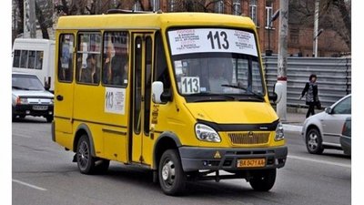 У Кропивницькому перевізників зобов'язали до завтра зняти тоновані плівки з вікон