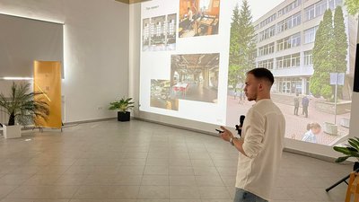 "Презентували на проєкторі". У Львові студенти замість друку дипломних проєктів допомогли ЗСУ "Презентували на проєкторі". У Львові студенти замість друку дипломних проєктів допомогли ЗСУ