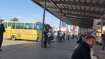У Тернополі потяги зупиняються лише для того, щоб висадити пасажирів