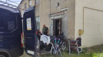 У громаду на Тернопільщині волонтери привезли допомогу із Франції