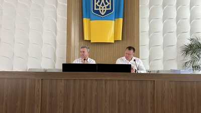 Депутатам міської ради на Рівненщині під час сесії вручили повістки Депутатам міської ради на Рівненщині під час сесії вручили повістки