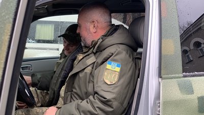 Українці в Америці передали тернопільським волонтерам два позашляховики для бійців Українці в Америці передали тернопільським волонтерам два позашляховики для бійців