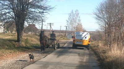 60 кілометрів бездоріжжям. Як працюють мобільні бригади Укрпошти в гірських селах Франківщини 60 кілометрів бездоріжжям. Як працюють мобільні бригади Укрпошти в гірських селах Франківщини