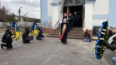 У Херсоні попрощались із молодшим сержантом Ігорем Тинським У Херсоні попрощались із молодшим сержантом Ігорем Тинським